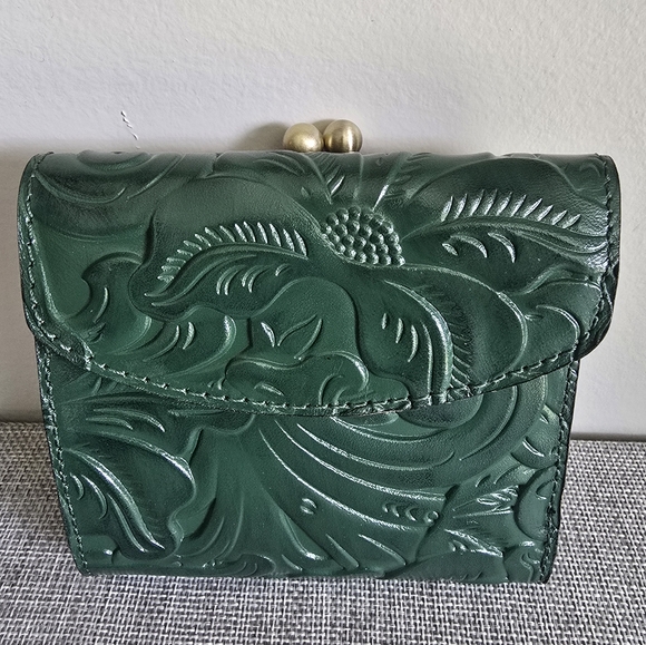 Patricia Nash Handbags - Patricia Nash Reiti Green Kisslock Embossed Square Bifold Leather Wallet